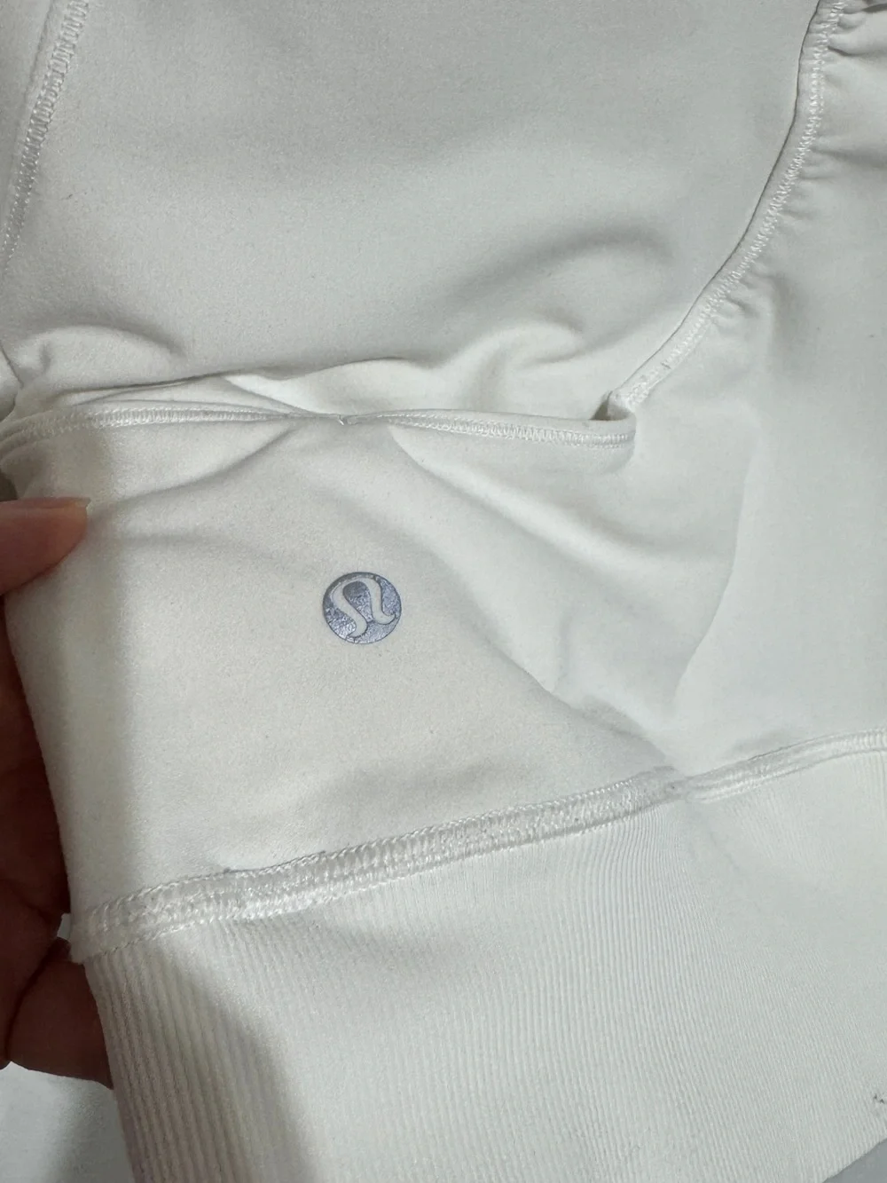 Lululemon Flurry Fighter Pullover in white size 10